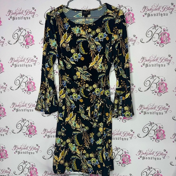 ECI Dresses & Skirts - ECI New York dress bell bottom sleeve flare tie up bow ribbon 🎀 waist ruffle hem
